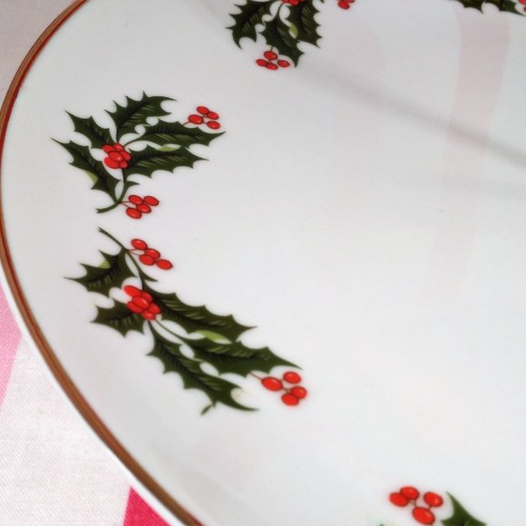 Lovely Mid Century Holly Berry 2 Tier Ceramic Plate Tid Bit Holiday Server Japan - Picture 8 of 13